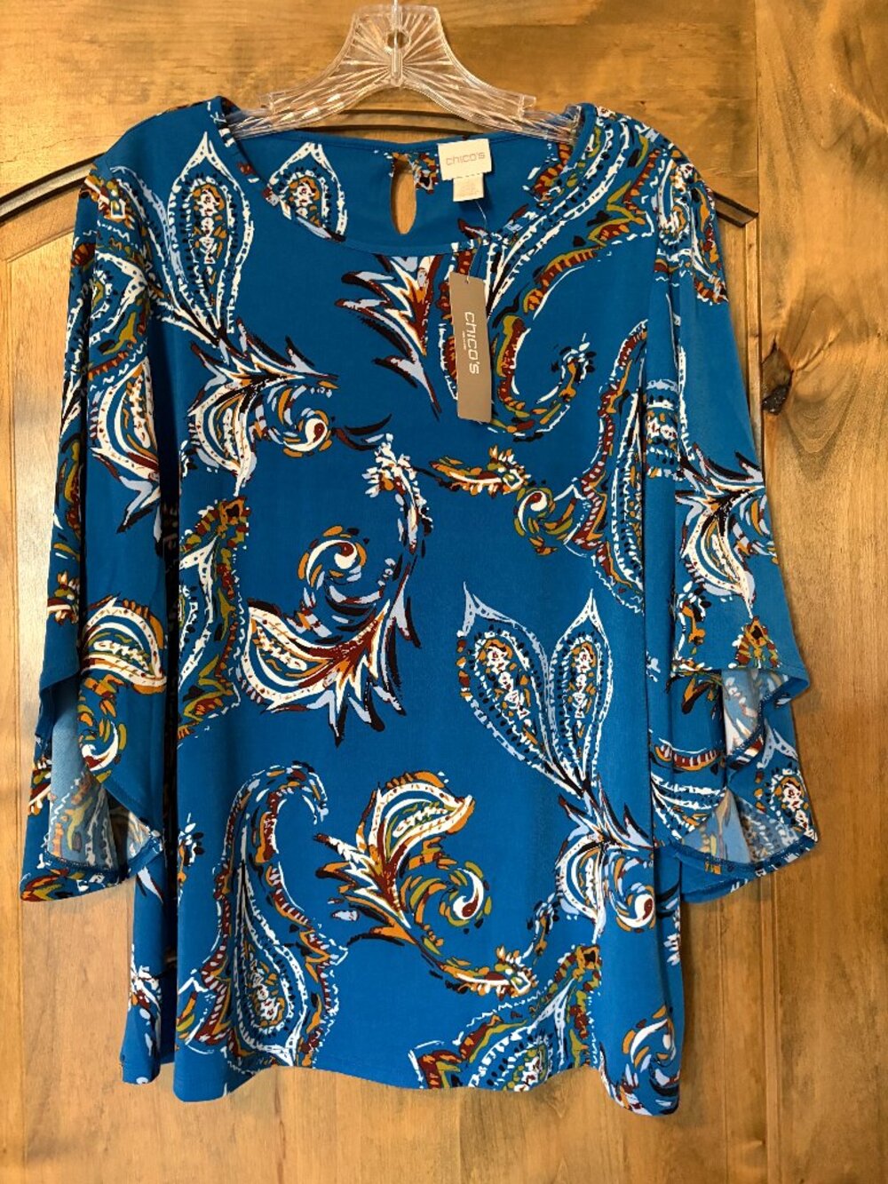 NWT CHICO'S Size 1 Medium Blue Paisley Top -Lovely fabric!